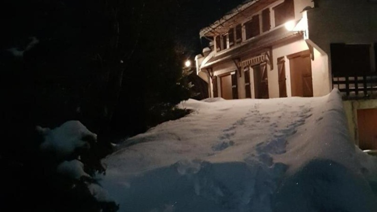 "Vision Vercors", la maison une nuit sous la neige, c'est magique! 