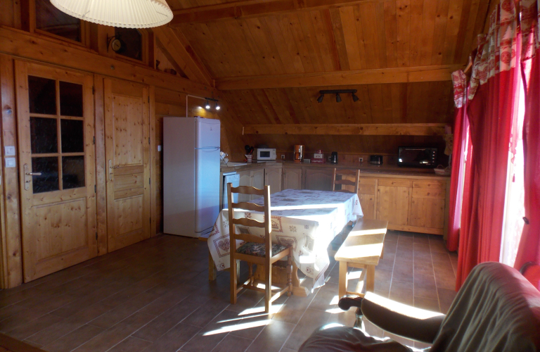 Apartment in a chalet, 8/10 people, Mr MARTIN