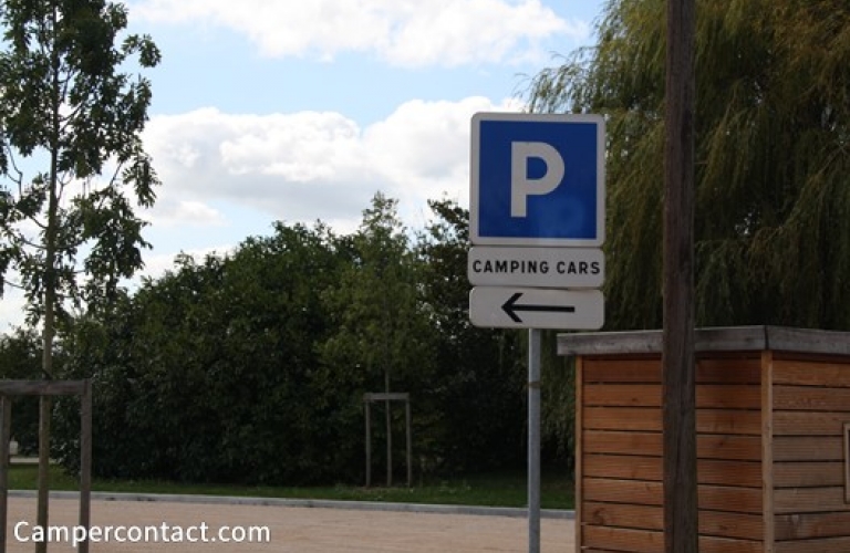 Aire de stationnement pour camping-cars